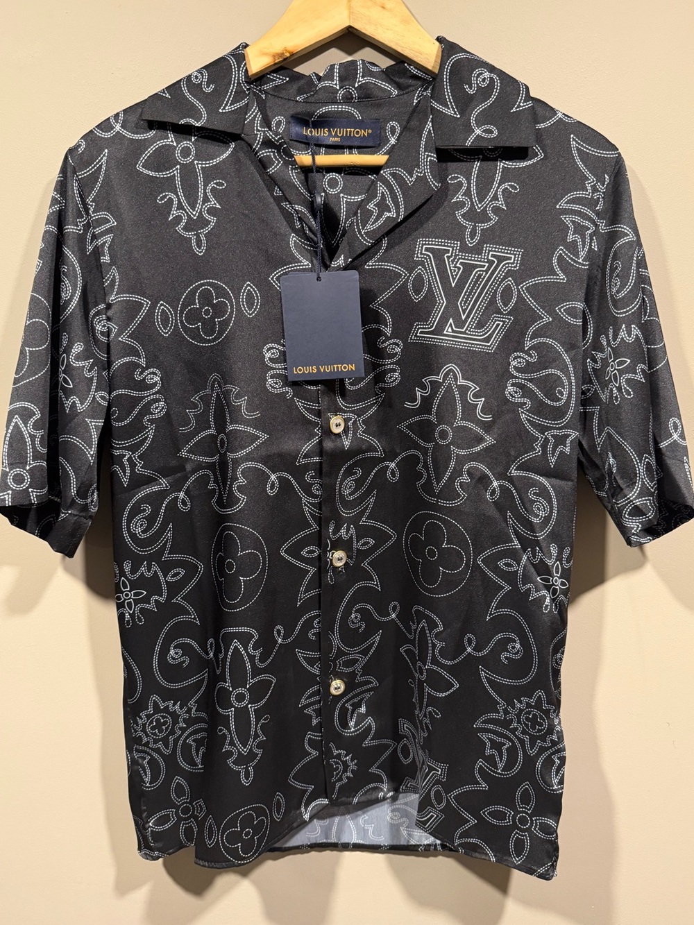 Louis Vuitton Black Short-Sleeve Monogram Print Button-Down Shirt w/shorts (Set) image 2